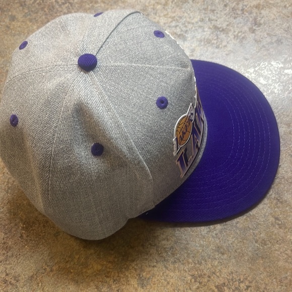 NBA Ultra Game Snap Back Los Angeles Lakers Grey Hat w Lakers Logo Print - Picture 4 of 5